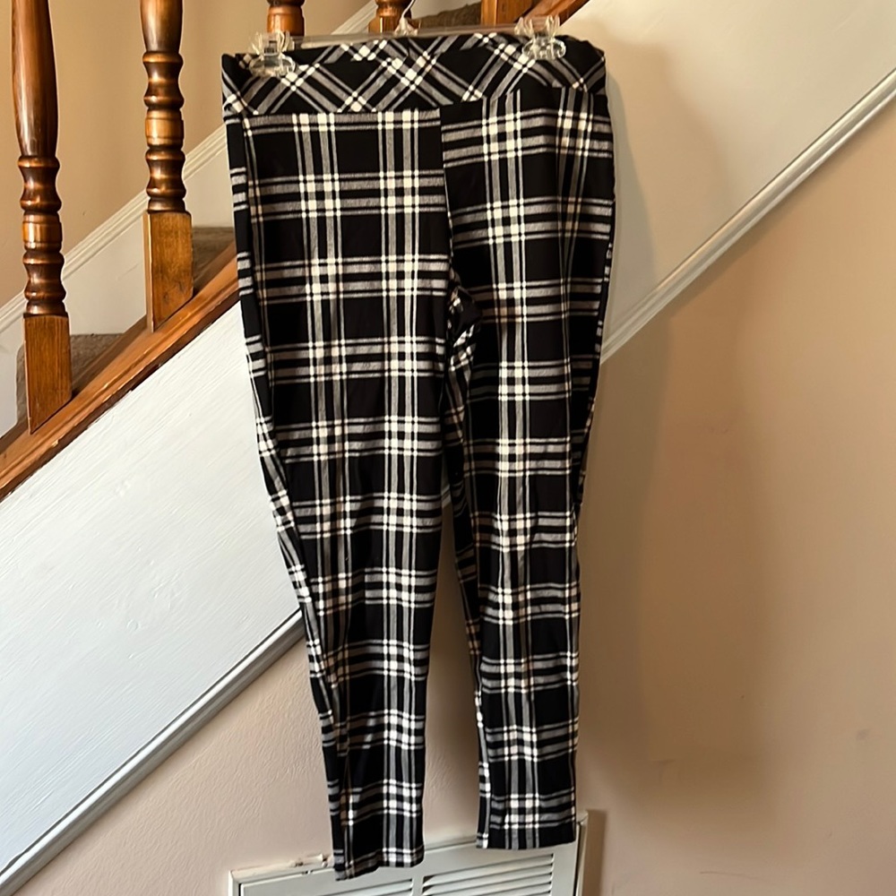 Torrid Black & White Plaid Leggings - Picture 1 of 6